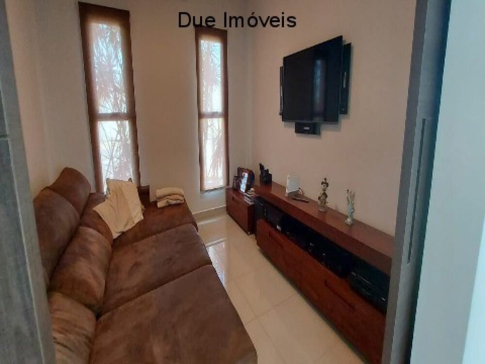 Casa à venda com 4 quartos, 248m² - Foto 2