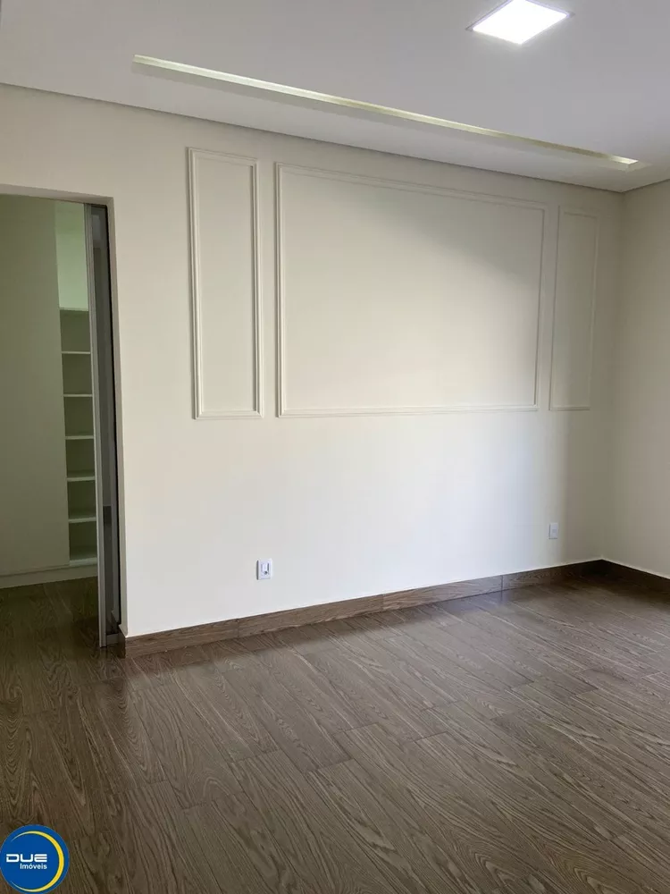 Casa à venda com 3 quartos, 235m² - Foto 4