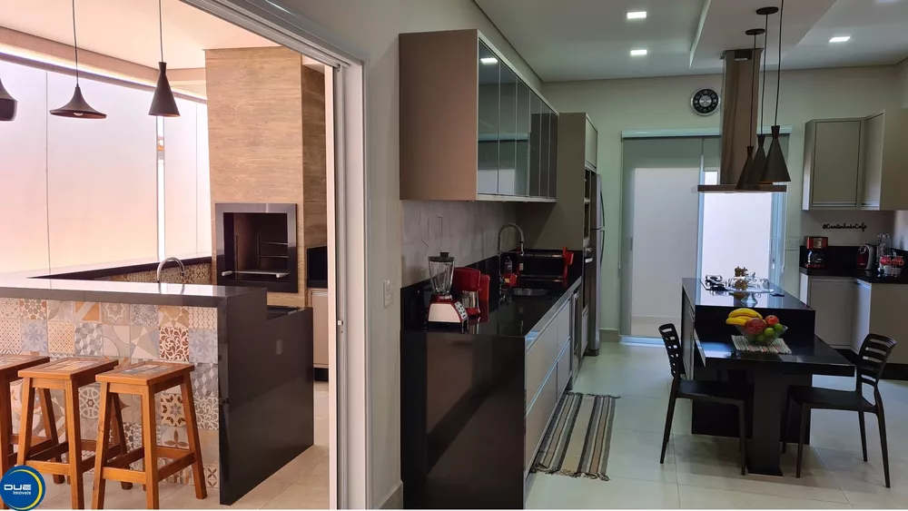 Casa à venda com 3 quartos, 272m² - Foto 16