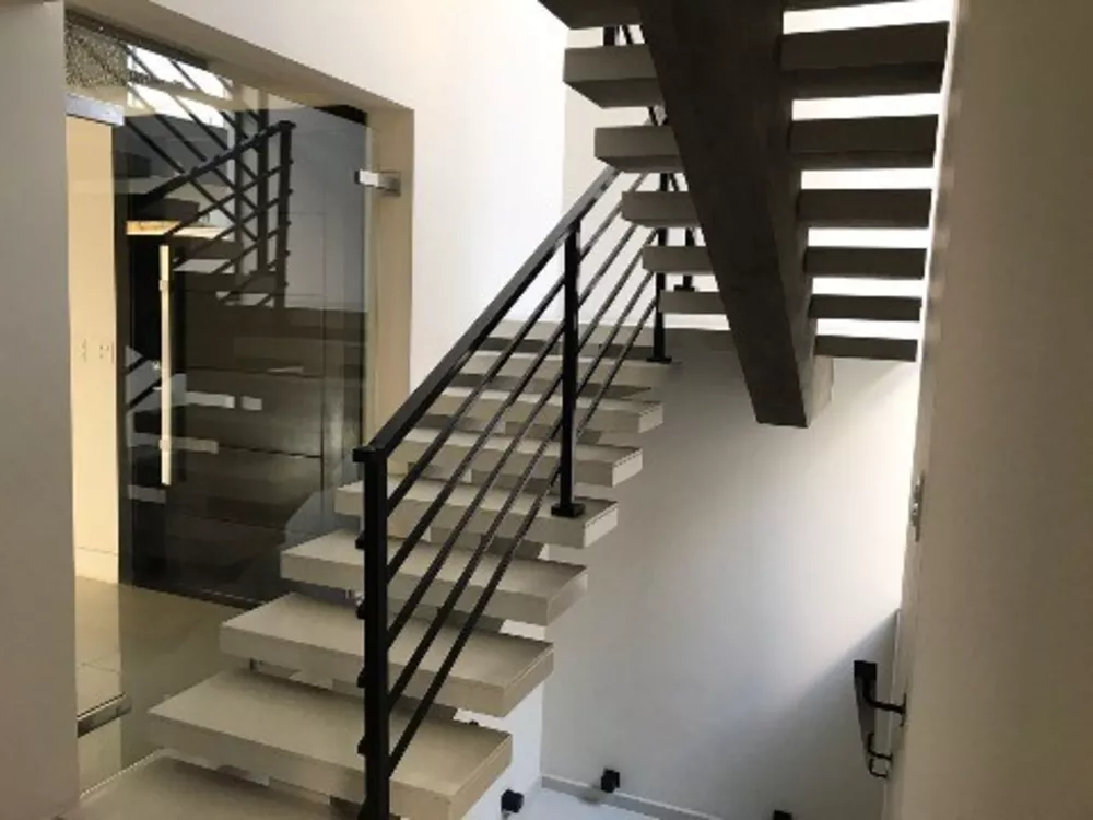 Casa à venda com 6 quartos, 450m² - Foto 3