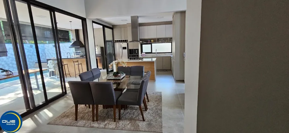 Casa, 4 quartos, 235 m² - Foto 1