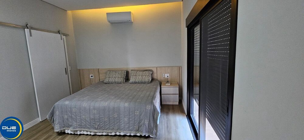 Casa, 4 quartos, 235 m² - Foto 1