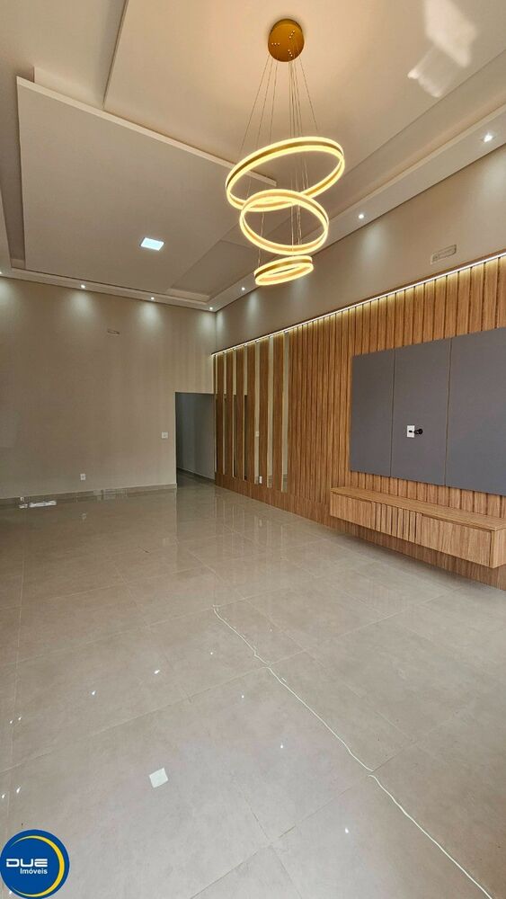 Casa à venda com 3 quartos, 250m² - Foto 1
