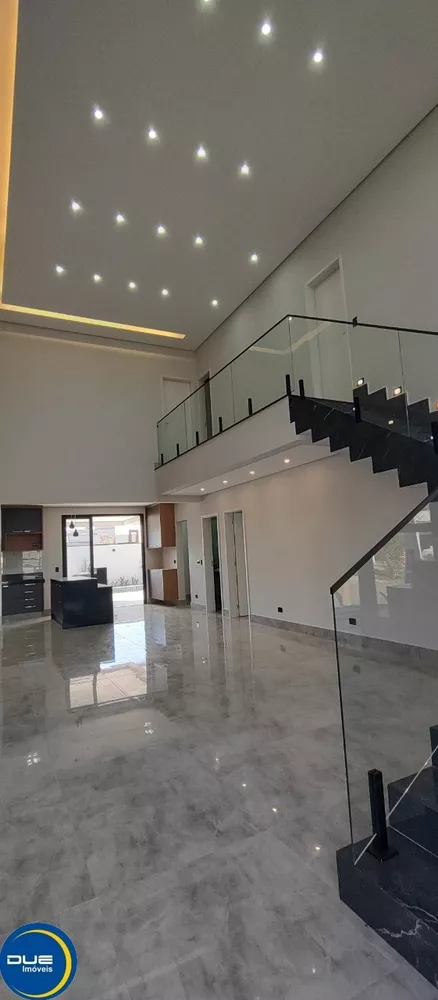 Casa à venda com 4 quartos, 255m² - Foto 4