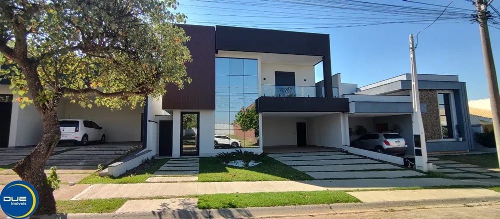 Casa à venda com 4 quartos, 255m² - Foto 1