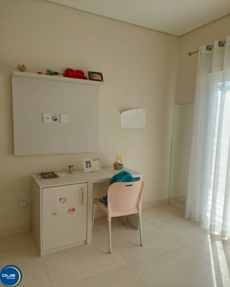 Casa, 4 quartos, 272 m² - Foto 2
