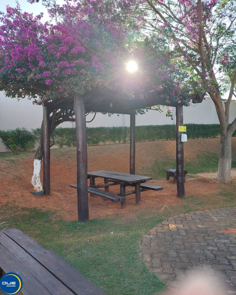Casa, 4 quartos, 272 m² - Foto 1