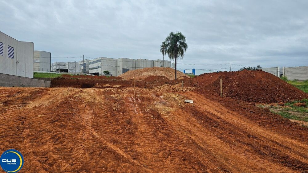 Loteamento e Condomínio, 1000 m² - Foto 1