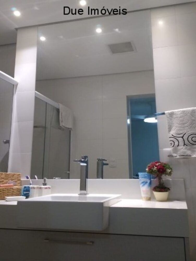 Apartamento à venda com 3 quartos, 160m² - Foto 1
