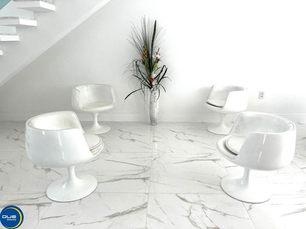 Casa, 3 quartos, 242 m² - Foto 4