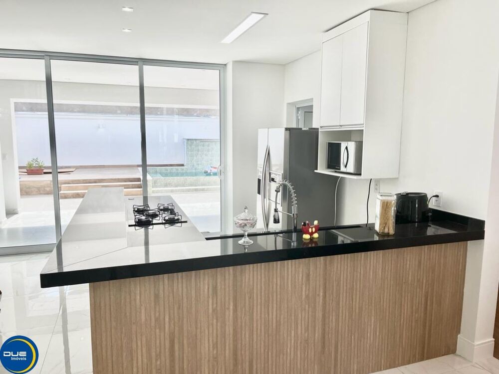 Casa, 3 quartos, 242 m² - Foto 3