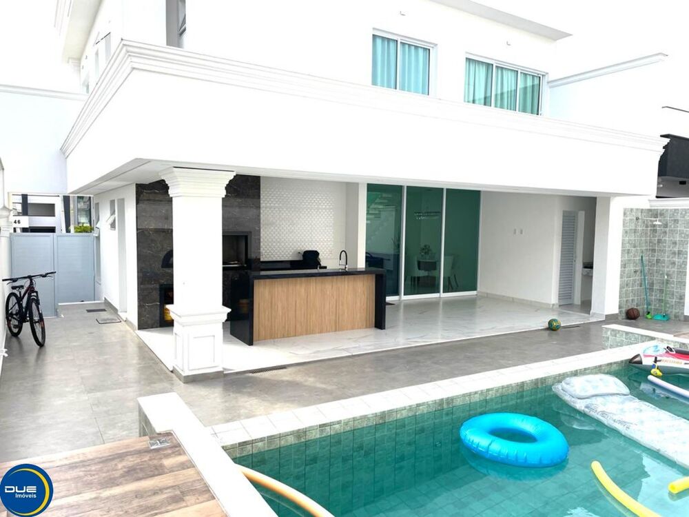 Casa, 3 quartos, 242 m² - Foto 2