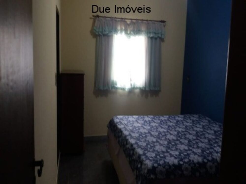 Casa, 3 quartos, 245 m² - Foto 1