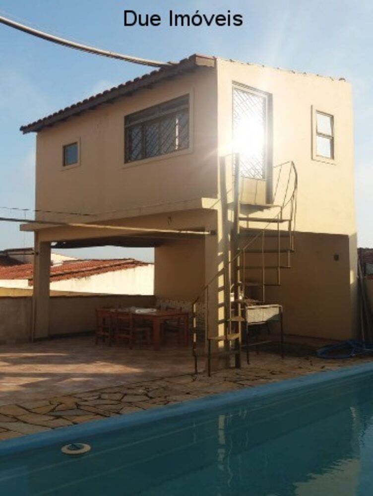 Casa, 3 quartos, 245 m² - Foto 2