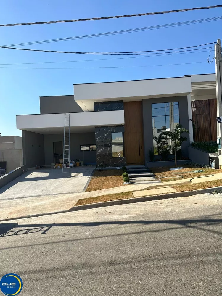 Casa à venda com 3 quartos, 300m² - Foto 1