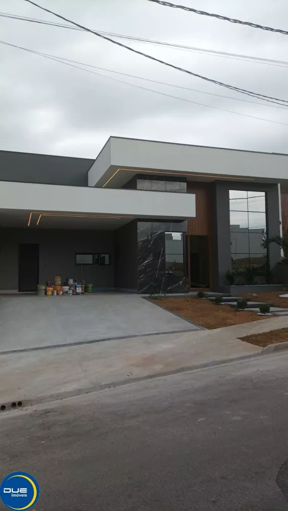 Casa à venda com 3 quartos, 300m² - Foto 2