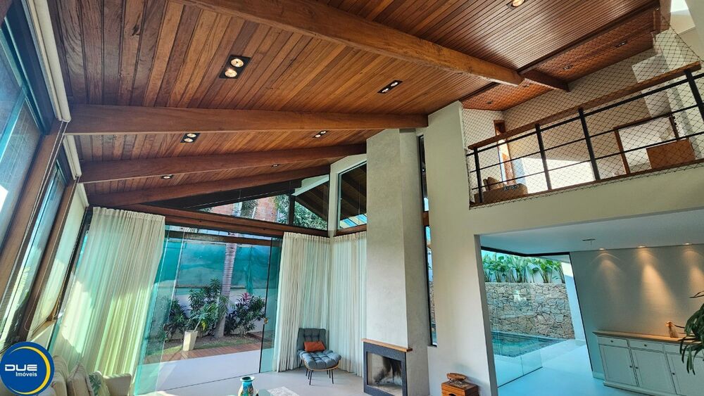 Casa, 4 quartos, 334 m² - Foto 1