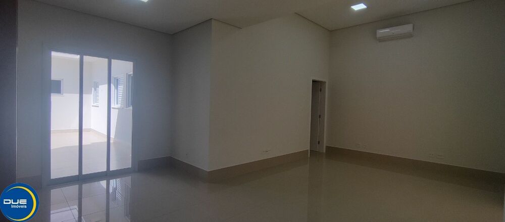 Casa à venda com 3 quartos, 150m² - Foto 1