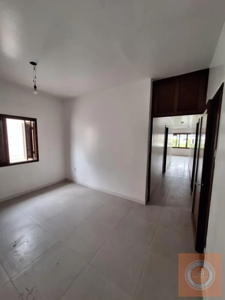 Casa, 3 quartos, 242 m² - Foto 1