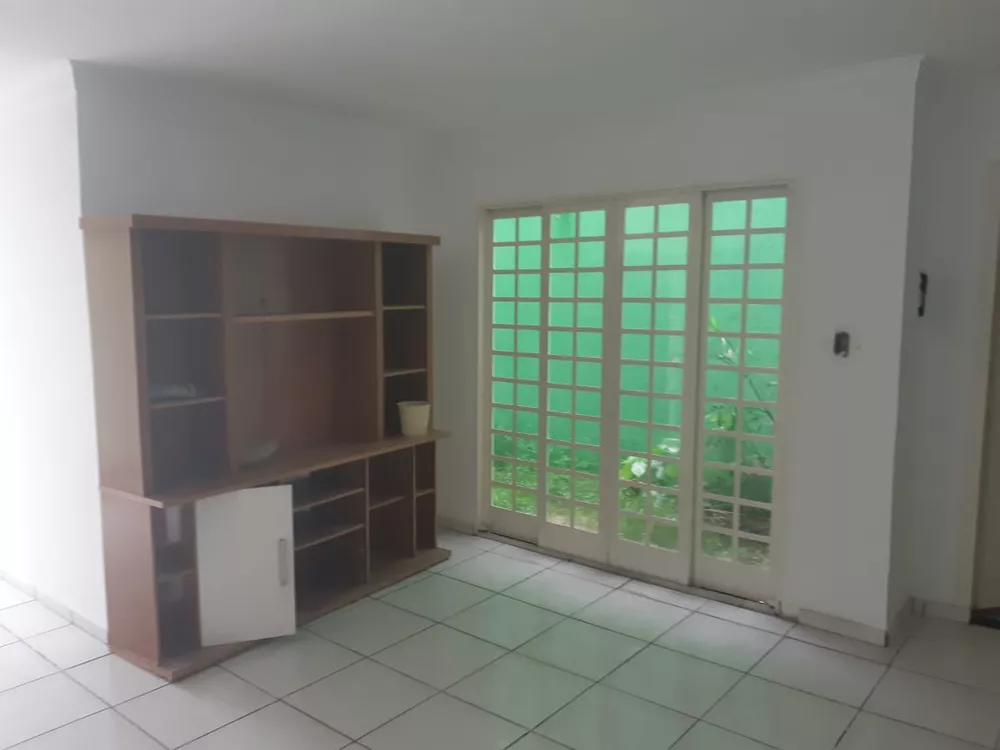 Casa à venda e aluguel com 4 quartos, 450m² - Foto 3