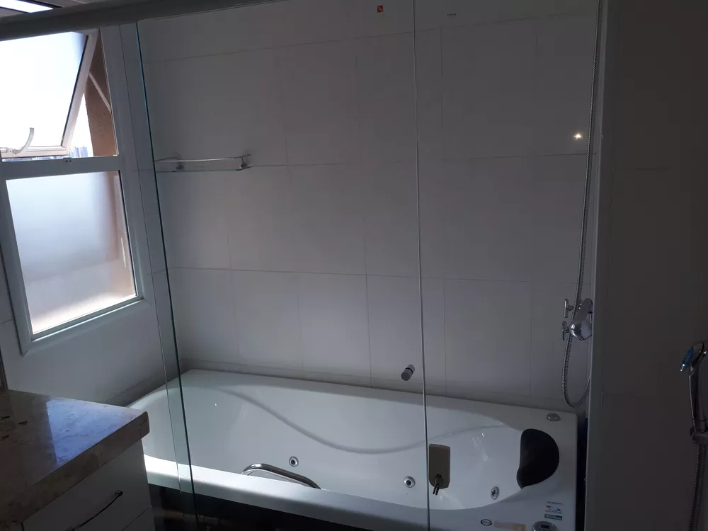 Apartamento à venda com 3 quartos, 188m² - Foto 3