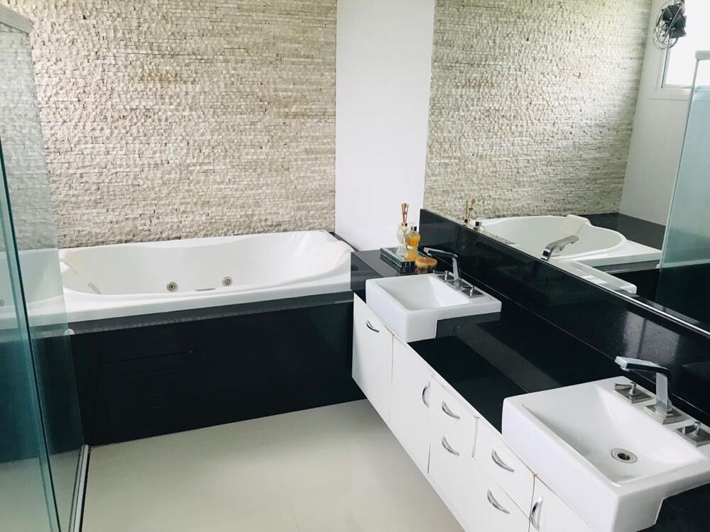Casa de Condomínio à venda com 5 quartos, 550m² - Foto 1