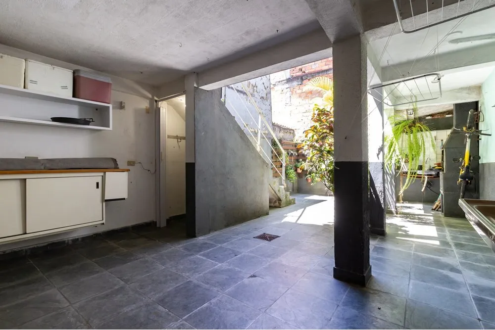 Casa, 4 quartos, 226 m² - Foto 2