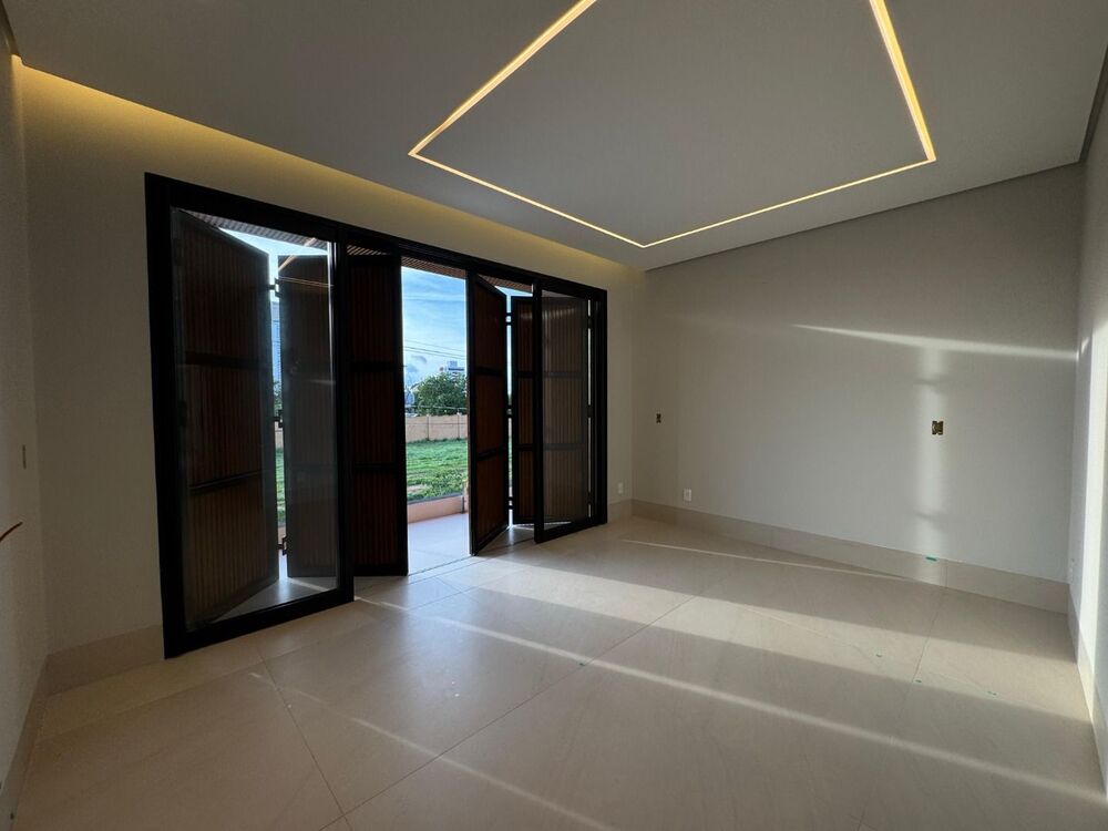 Sobrado à venda com 4 quartos, 352m² - Foto 3