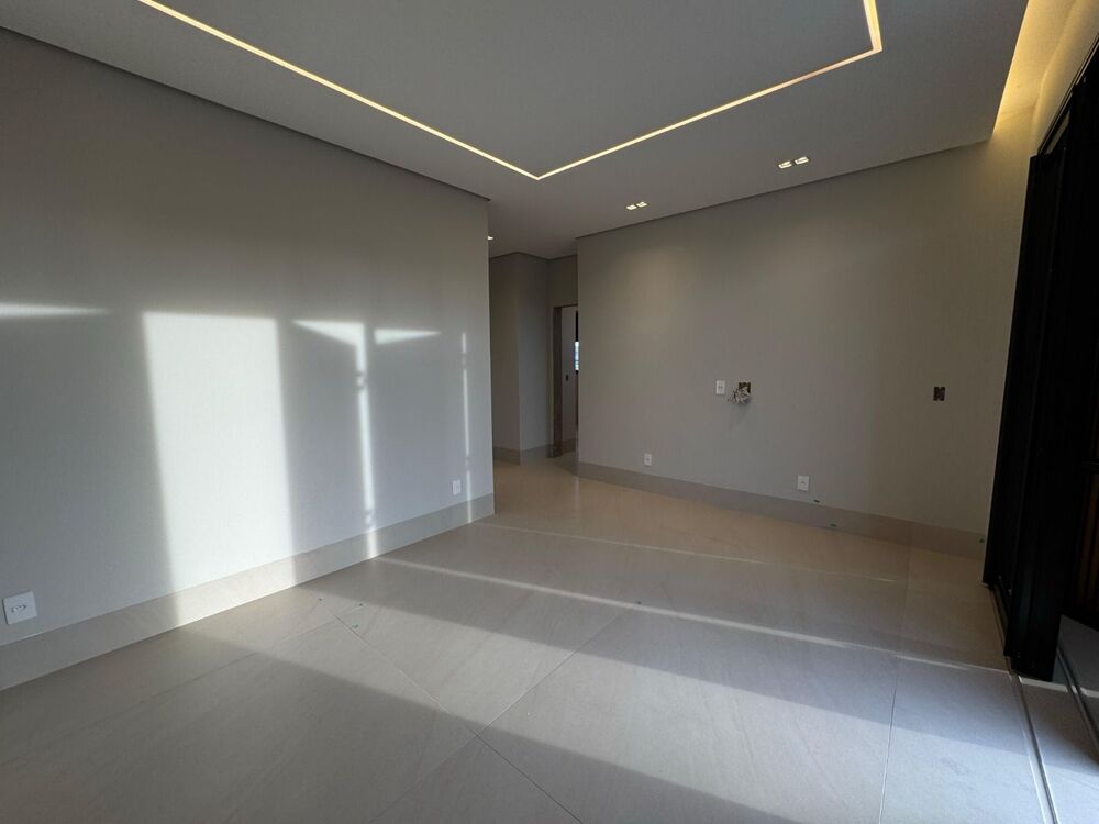 Sobrado à venda com 4 quartos, 352m² - Foto 5