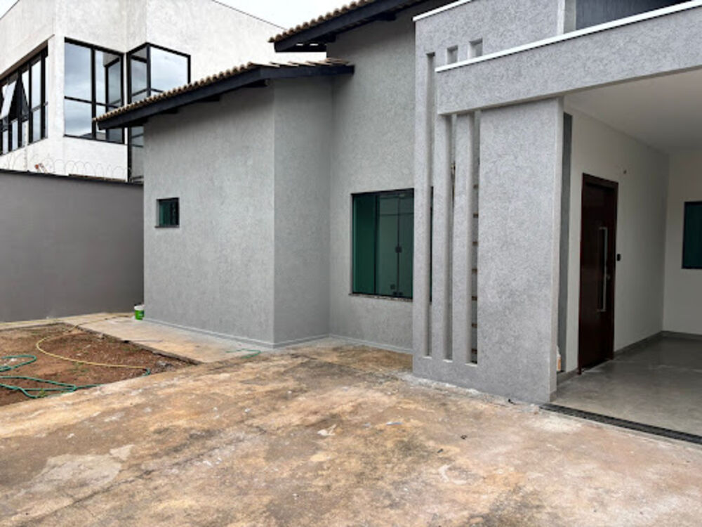 Casa à venda com 3 quartos, 180m² - Foto 1