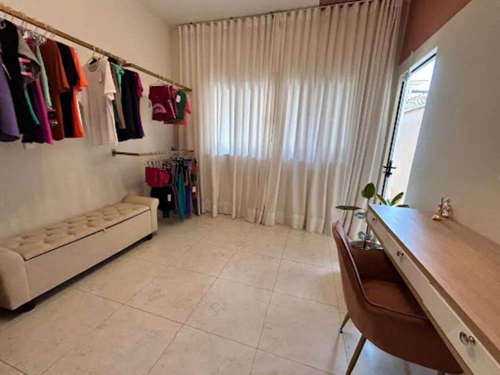 Casa, 4 quartos, 200 m² - Foto 1