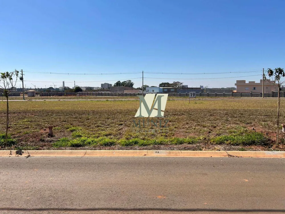 Loteamento e Condomínio, 200 m² - Foto 1