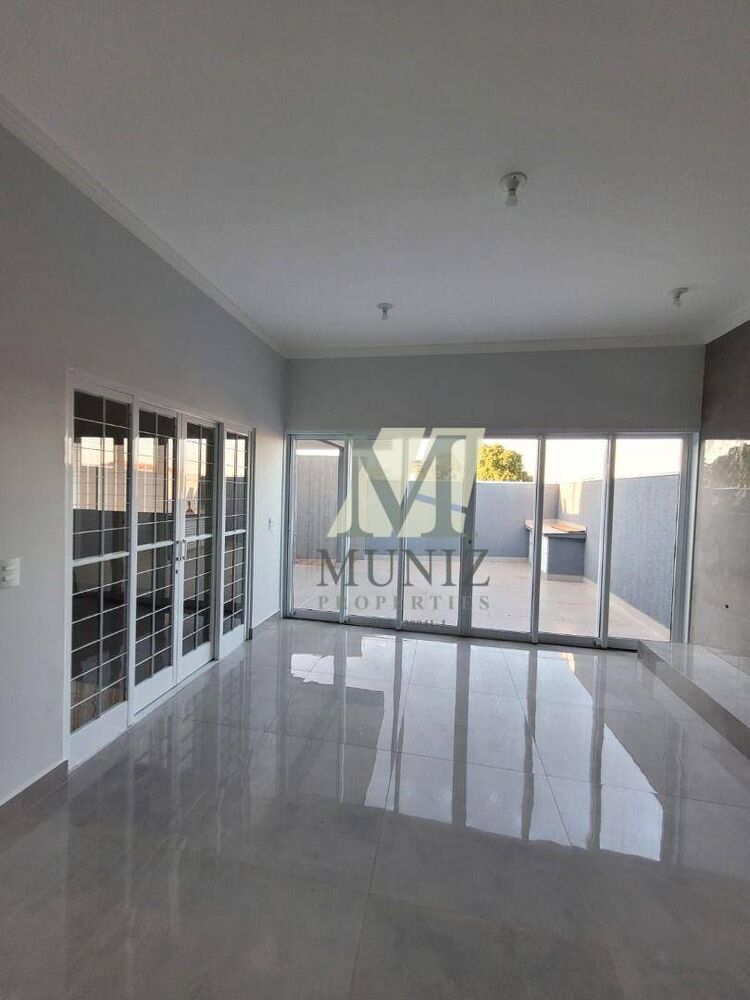 Casa à venda com 3 quartos, 184m² - Foto 2