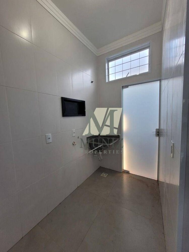 Casa à venda com 3 quartos, 184m² - Foto 4