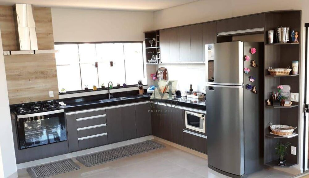 Casa de Condomínio à venda com 4 quartos, 203m² - Foto 2