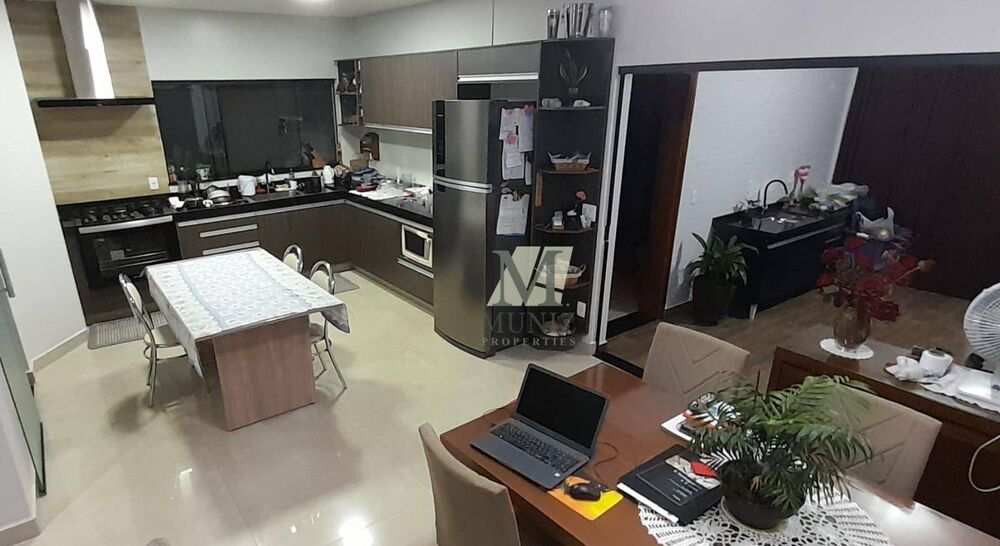 Casa de Condomínio à venda com 4 quartos, 203m² - Foto 1