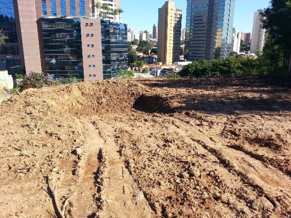 Loteamento e Condomínio - Foto 1