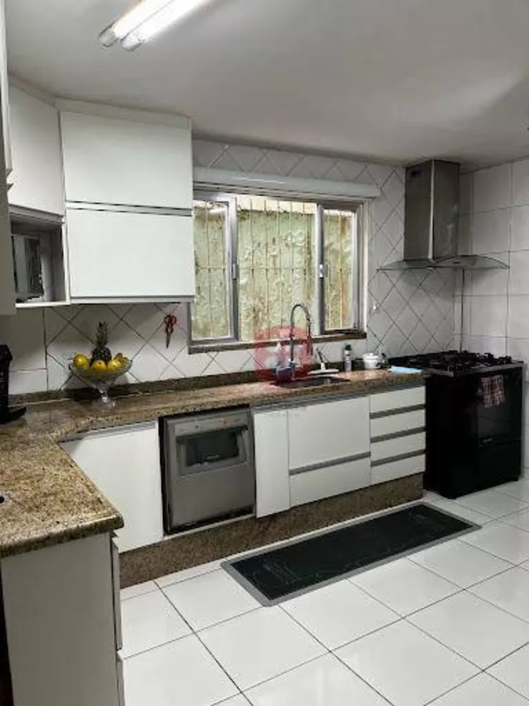 Casa, 4 quartos, 250 m² - Foto 1