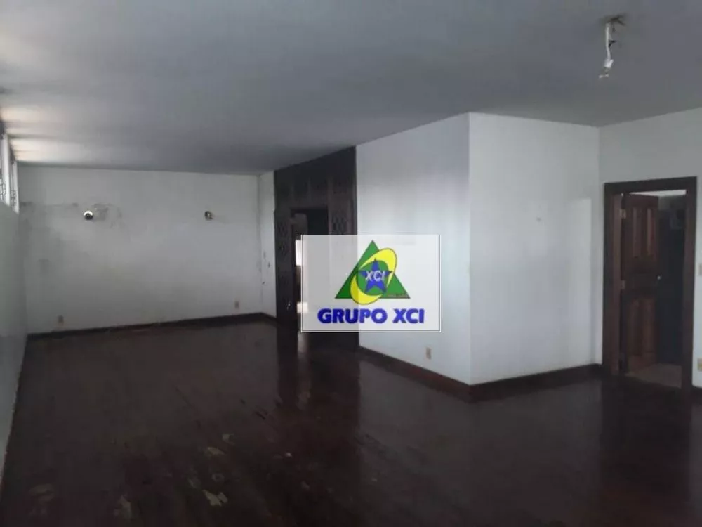 Casa para alugar com 3 quartos, 300m² - Foto 4