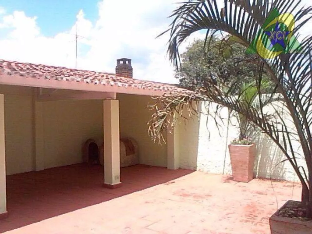 Casa à venda com 3 quartos, 200m² - Foto 2