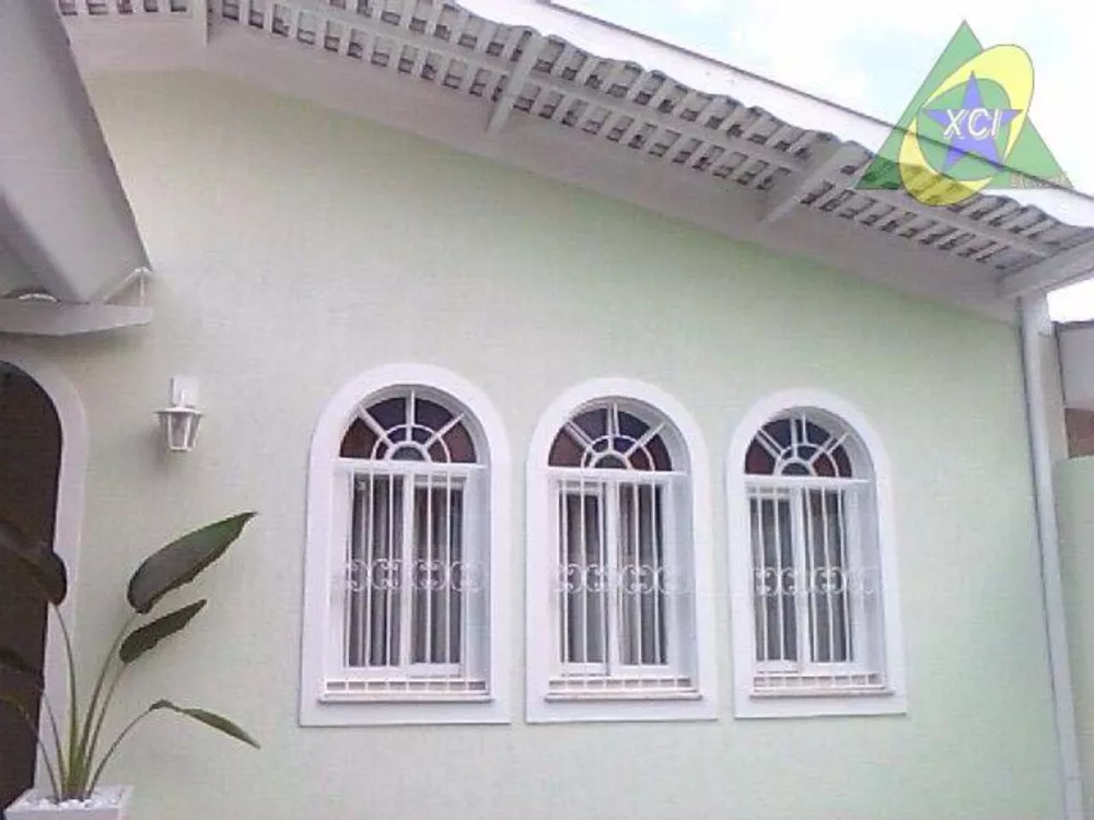 Casa à venda com 3 quartos, 200m² - Foto 1