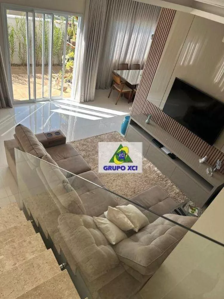 Casa de Condomínio à venda com 3 quartos, 231m² - Foto 4