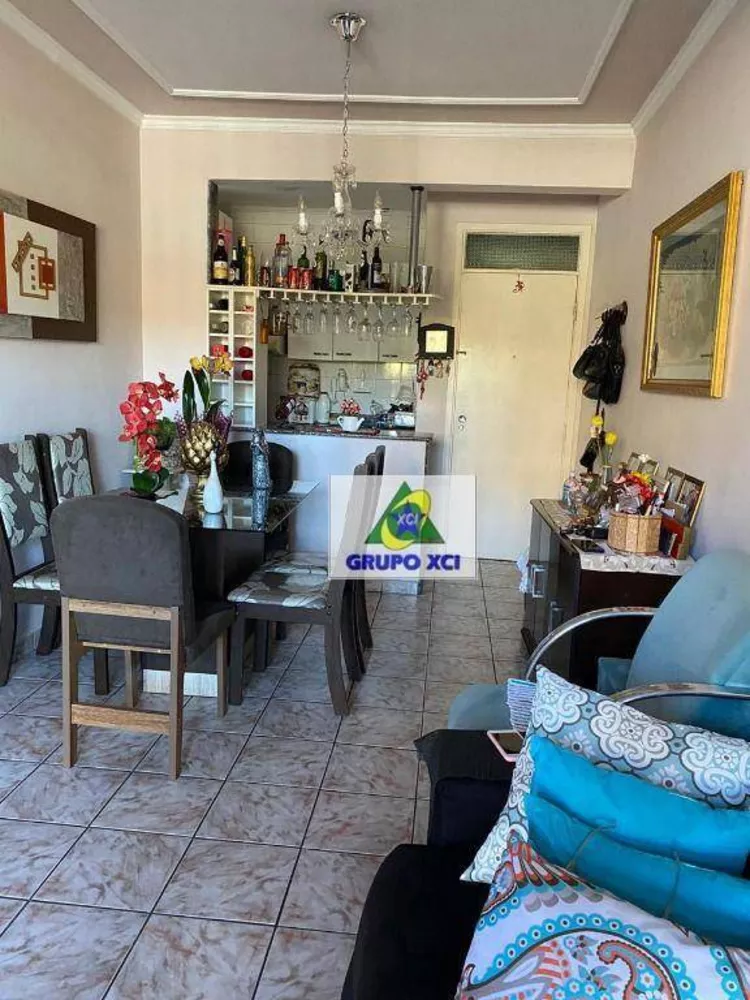 Apartamento à venda com 2 quartos, 62m² - Foto 4