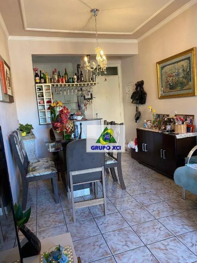 Apartamento à venda com 2 quartos, 62m² - Foto 3