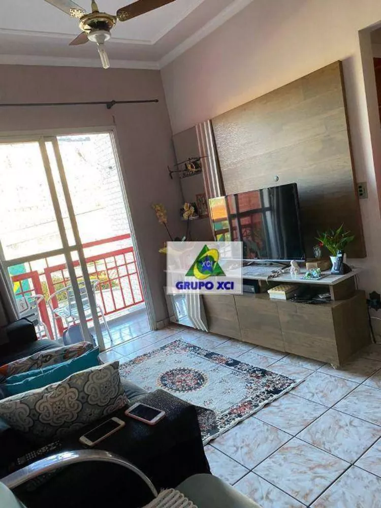 Apartamento à venda com 2 quartos, 62m² - Foto 2