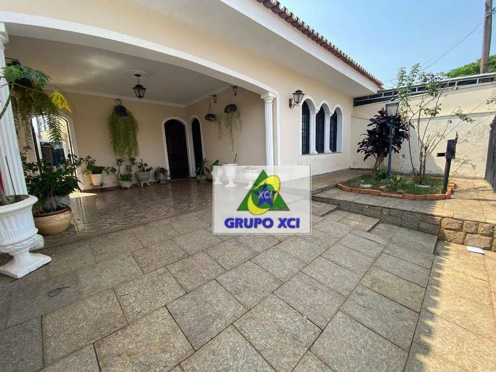 Casa, 4 quartos, 195 m² - Foto 1
