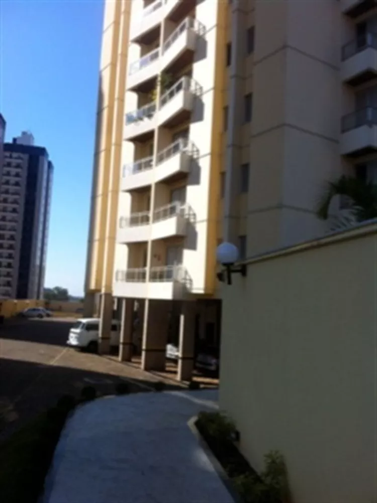 Apartamento para alugar com 4 quartos, 130m² - Foto 1