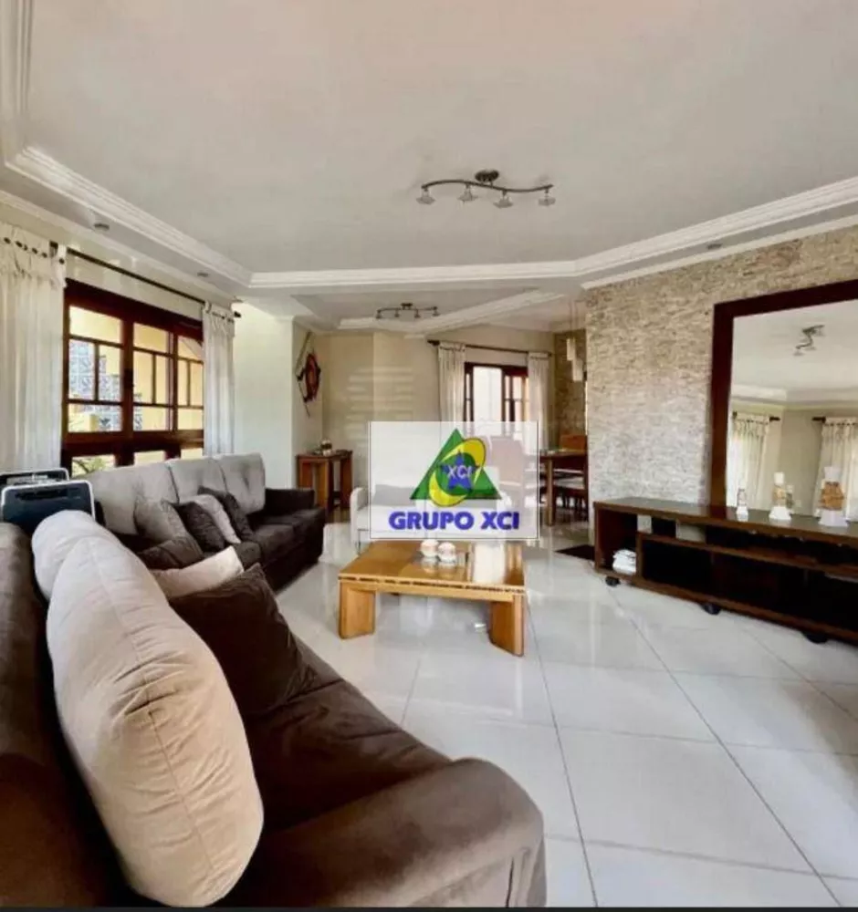 Casa à venda com 3 quartos, 256m² - Foto 4