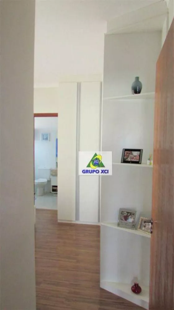 Casa à venda com 3 quartos, 225m² - Foto 12