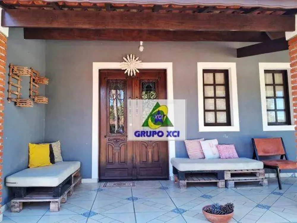 Chácara, 3 quartos, 1200 m² - Foto 1